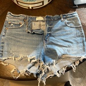Abercrombie 90s relaxed cutoff short high rise